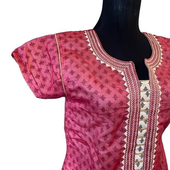 Pink Embroidered Traditional Kurta Tunic - Picture 14 of 16